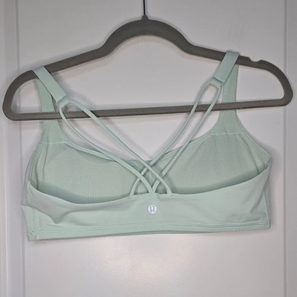 Lululemon Free To Be Bra - 12 Toothpaste